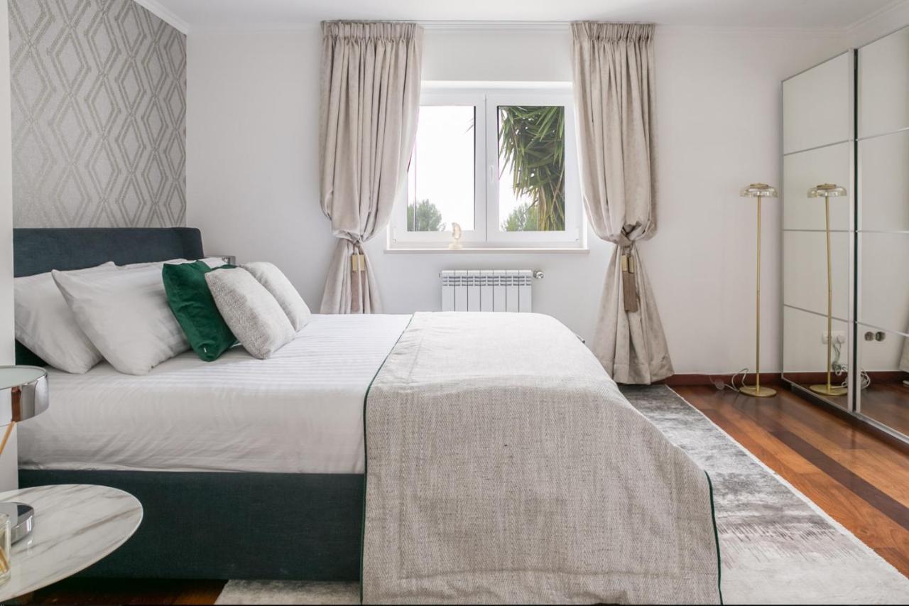 Quinta Da Serra - Luxurious Villa Sintra - Heated Pool & Jacuzzi المظهر الخارجي الصورة